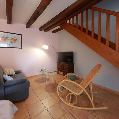 Gîte La Loge des Fées Latillé Exterior foto
